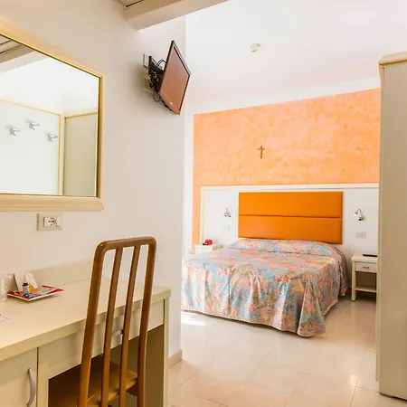 מלון Delfino סניגליה