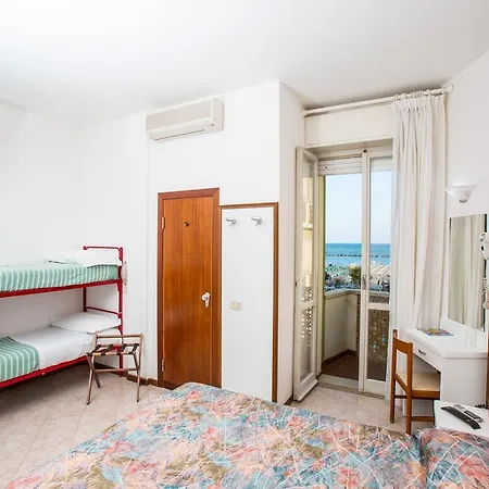 Delfino Hotel 3*