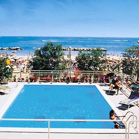 Delfino Hotel 3*